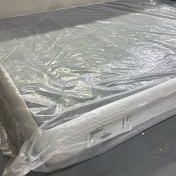 New Sealed Queen Box Springs Made By Beautyrest Clearance Sale $150 Local Delivery Included Until Gone Great For Airbnb As These Are Lifetime Warranty