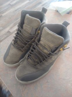Wolf grey 12s Jordan size 10.5