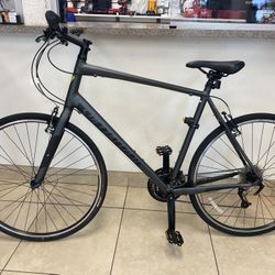 Sirrus Sport Bike XL Frame. 32 in Wheels