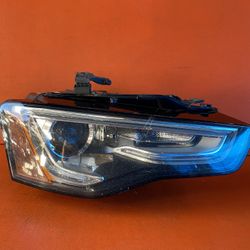 2013-2017 Audi A5 Right Passenger Headlight Xenon HID OEM Original 8T0941754E