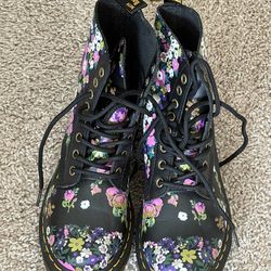 Dr. Martens floral size 6 - never used!