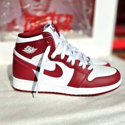 New Nike Air Jordan 1 Retro OG Size 6.5Y Women's Size 8“Team Red”
