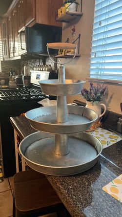3-Tier Galvanized Metal Tray Stand