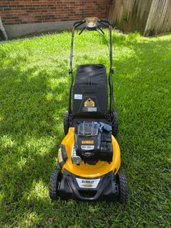 Dewalt 163cc Self Propelled Mower Like New $340 Price FIRM// SEMINUEVA PRECIO FIRME $340