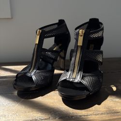 Michael Kors Berkley T-Strap Mesh Heels – Women’s Size 5. 