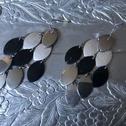 Fun Vintage Black & Silver Vintage Earrings 