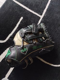 44 baseball/softball glove