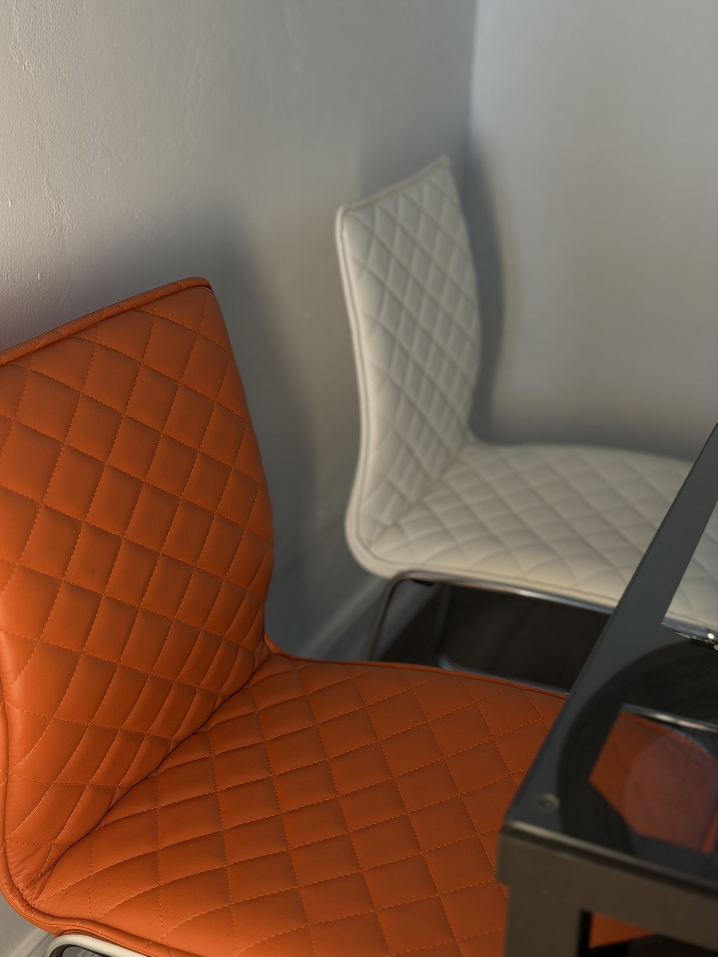 Modern dining chairs — like new!