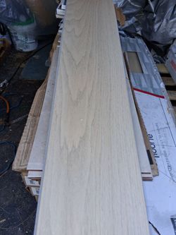 Vinyl flooring brand new 85 square feet total.