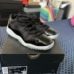 Jordan 11 Retro Low PS Kids Size 2y 