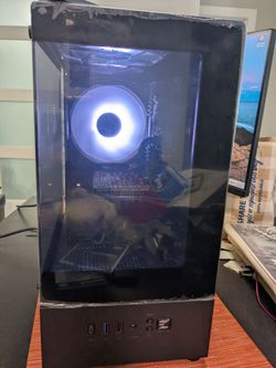 Ryzen 5 6 core 12 threads, GTX 1660, 16GB Ram
 512 m.2 and 1TB HD. Play Fortnight, Valorant, GTA 5