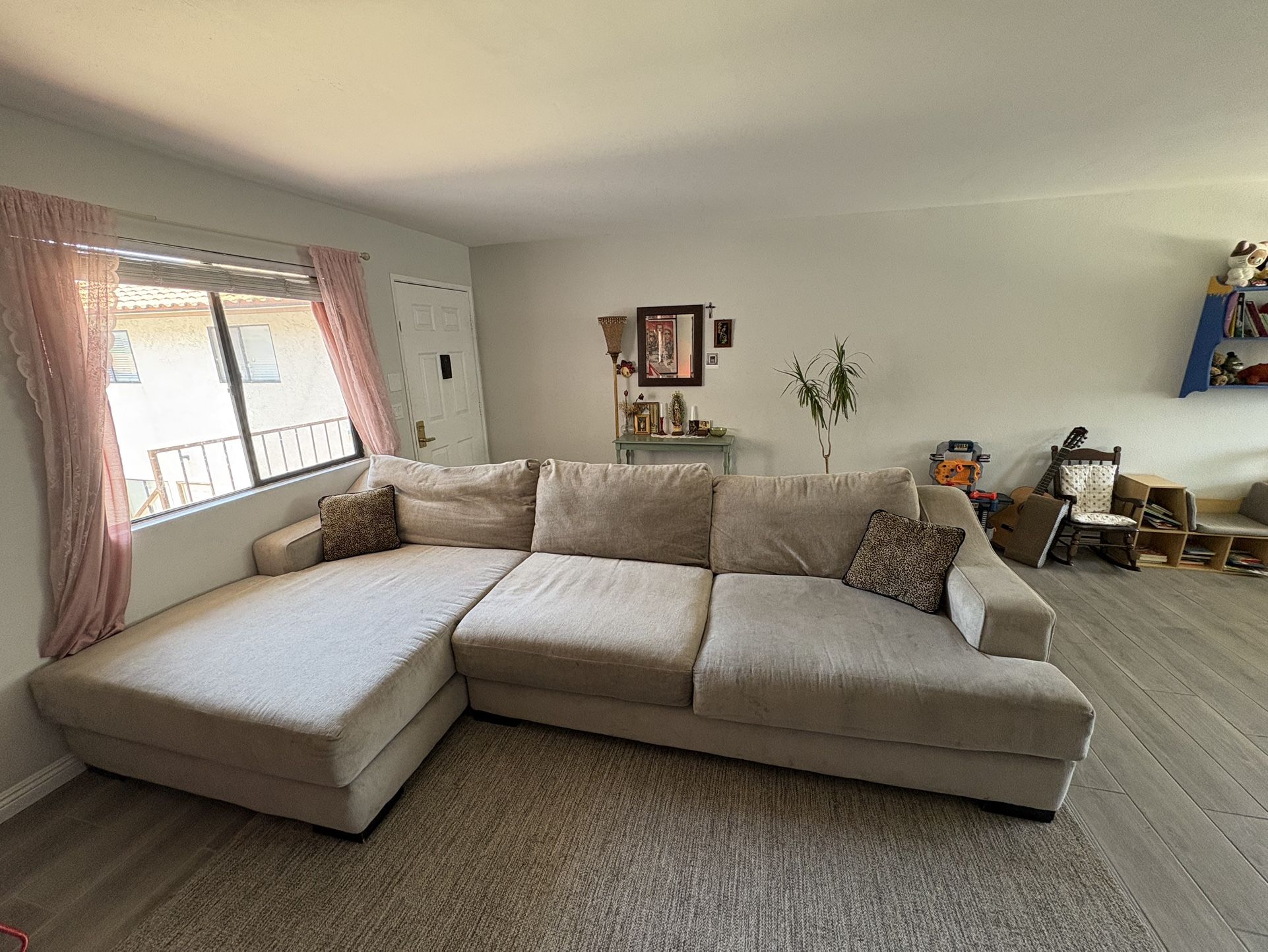 Sectional Couch 