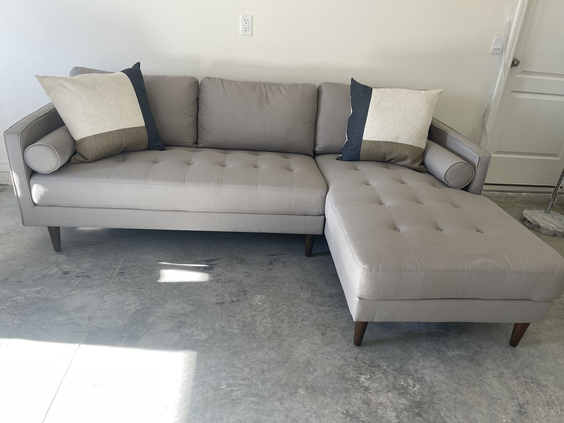 Gray Sofa w/ Chaise & Decor Pillows - Used For Staging Purposes Only 