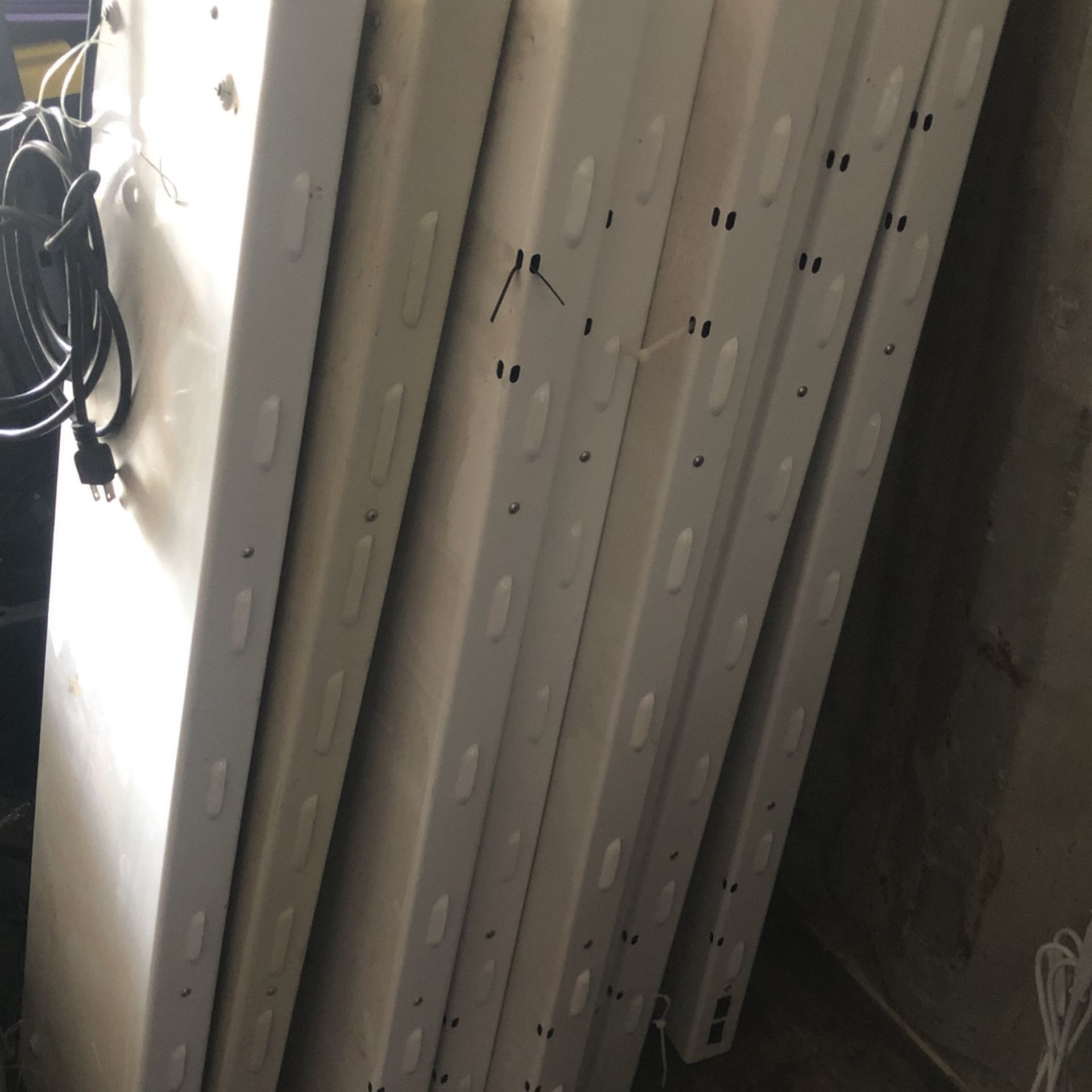 Tons Of t5s. 120v And 240v. 