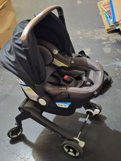 Carseat/ stroller cumbo