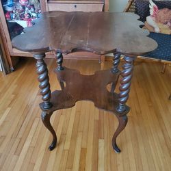 Vintage Victorian Antique Parlor Table Twist Legs And Lower Shelf