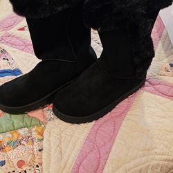 Winter Boots, Warm, Brand New, Size 9