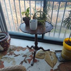 Antique Pie Crust Table 