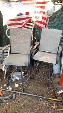 Outdoor Patio Bar Height Swivel Chairs Set of 2