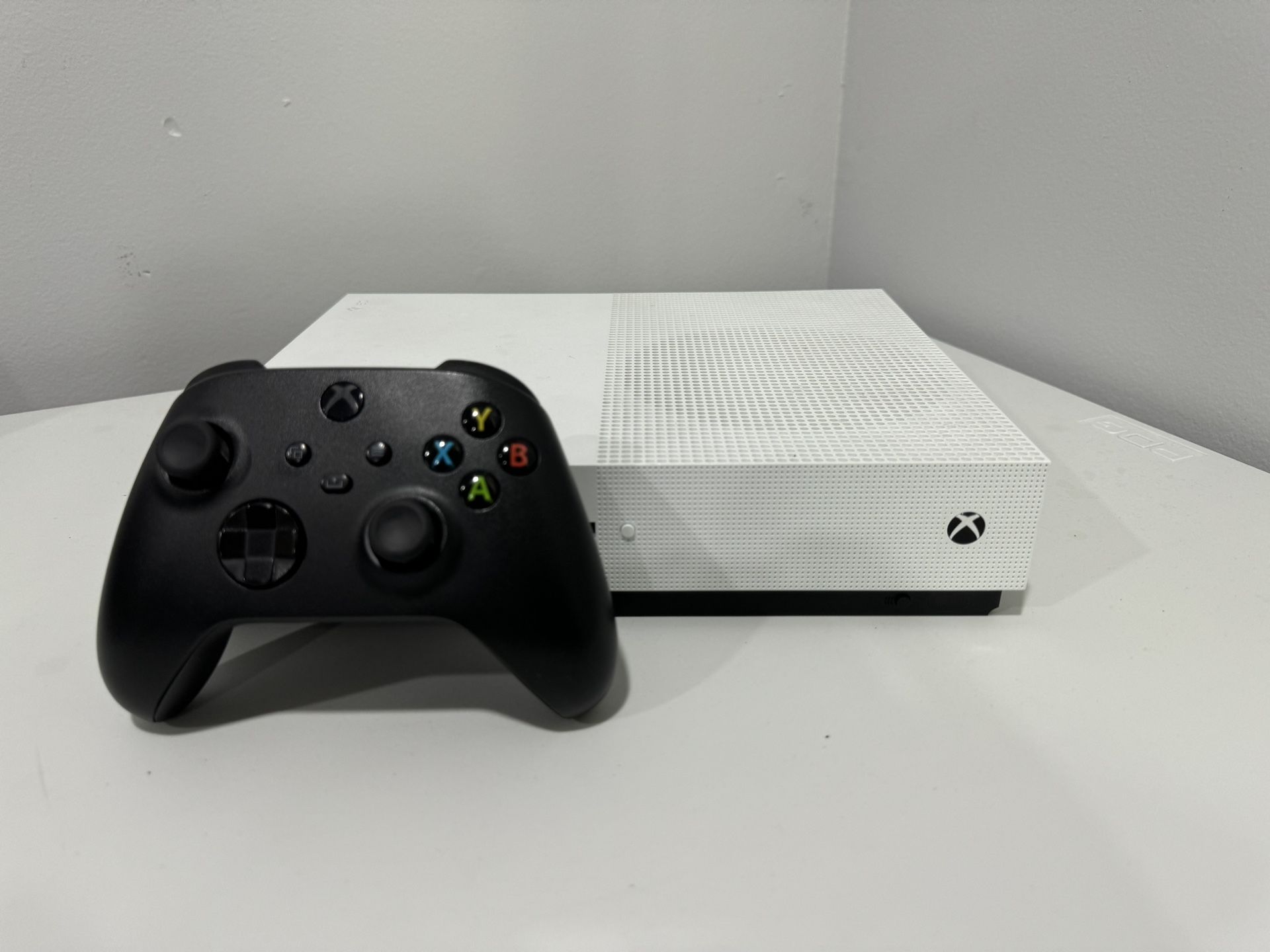 Xbox One S 