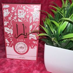 💕 CANDY YARA PERFUM💕