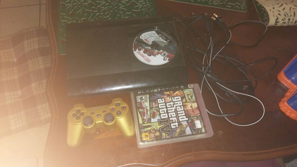 Ps3 good condition ganes downloaded on it. Over 200 movies downloaded 1control