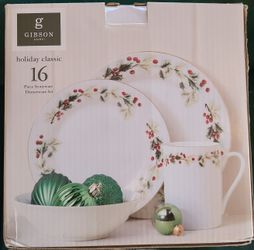 Christmas Dishes - Set Of 16