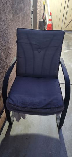 Free outdoor chairs