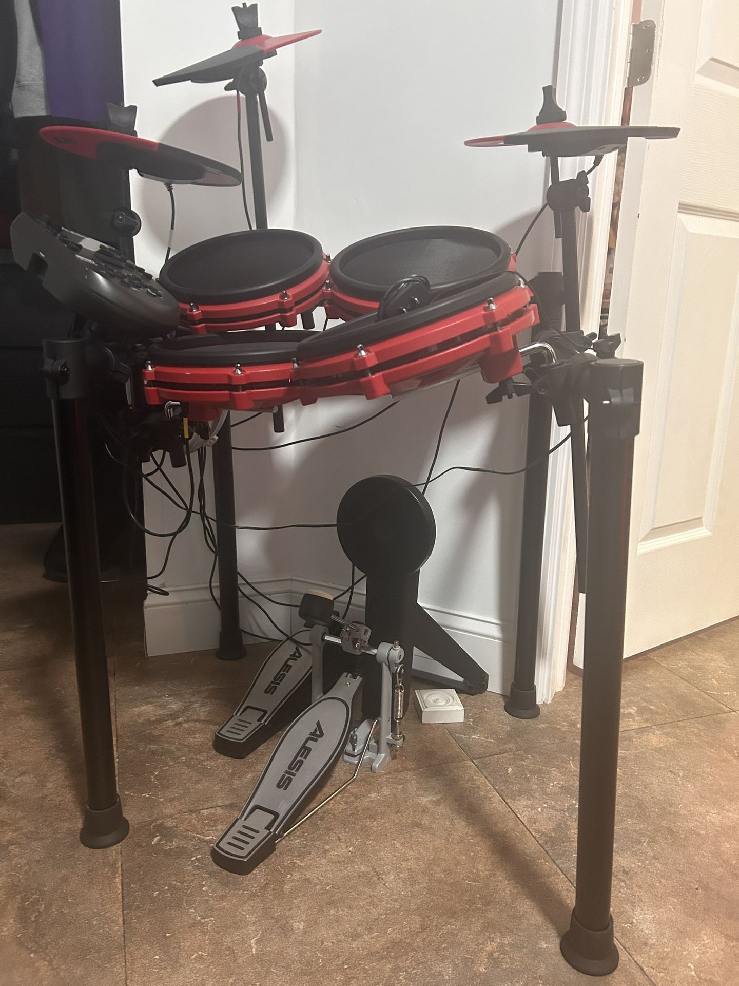Alesis Nitro Mesh Drum Set