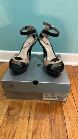 Super cute dress shoe SIZE 7 peep toe platform