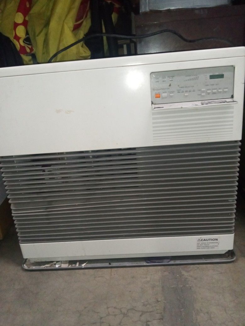 Monitor Heater, Kerosene Tank With Kerosene In It