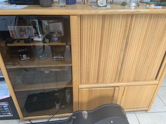 Entertainment center