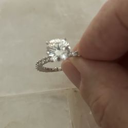 Natural 2.27 Carat Diamond - GIA Certified 