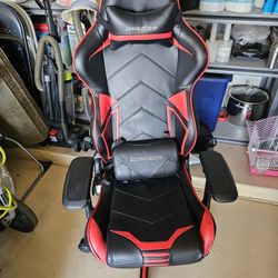DxRacer Gaming Chair
