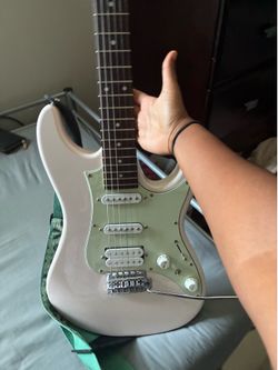 Ibanez se guitar pink pastel