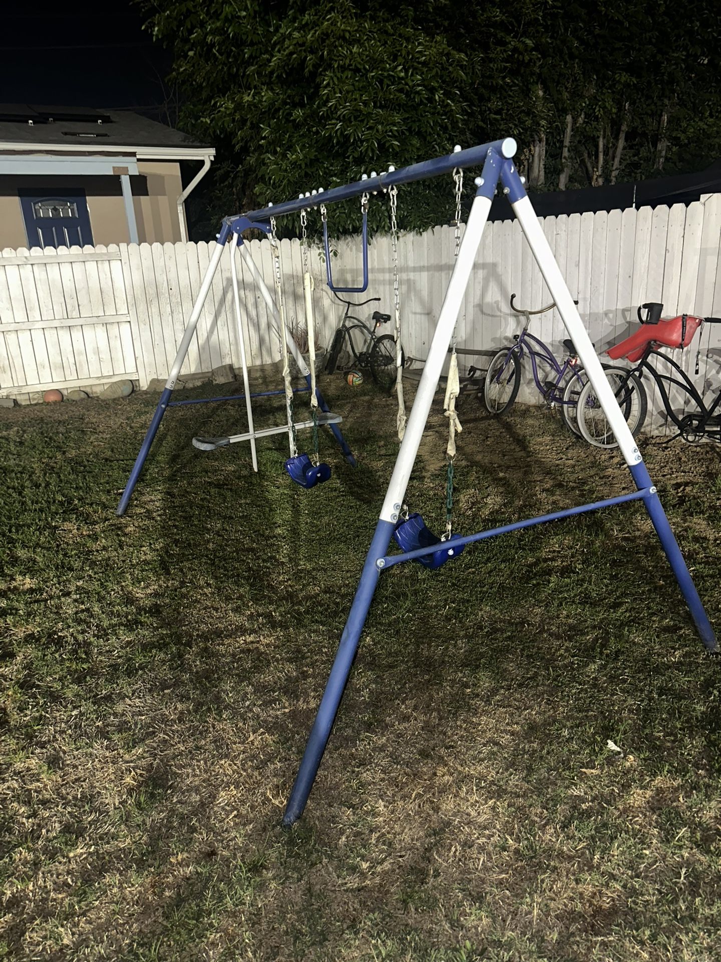 FREE SWING SET 