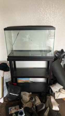 $80 30 gallon very nice Petco aquarium