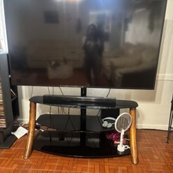LGTV 70 Inch Like New Cause I Don’t Use It 
