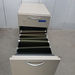 Solid Metal File Cabinet With Key On Casters 