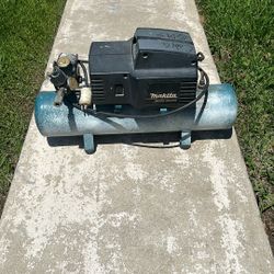 Makita Air Compressor. It Works, But Very Used.