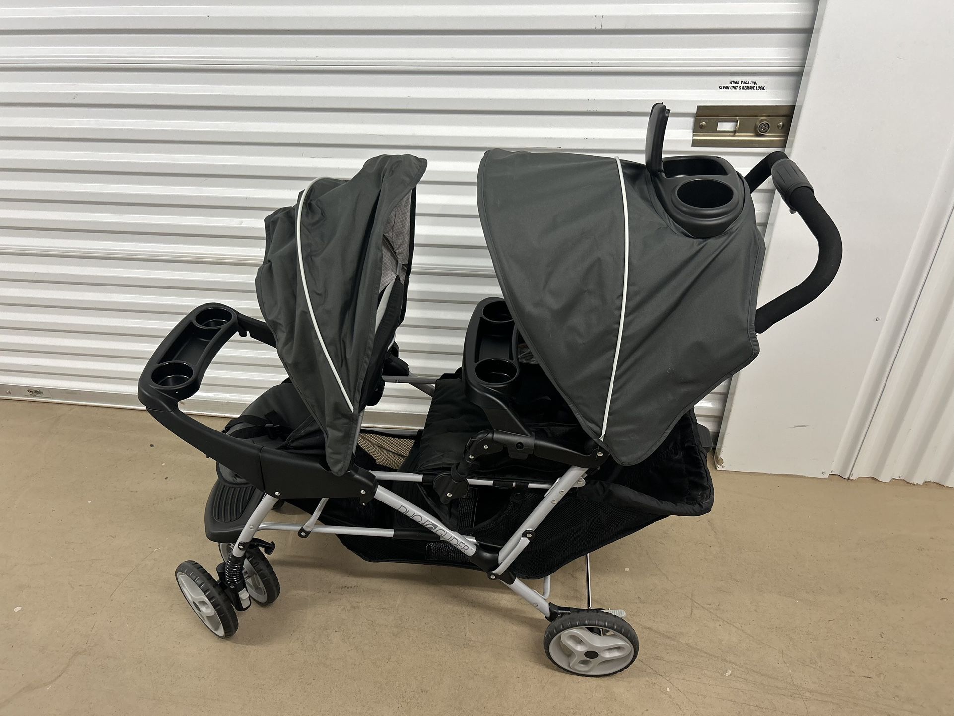 Graco Double Stroller  Click Connect (click in with graco car seats)