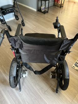 Electric wheelchair