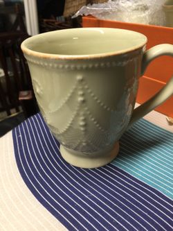 Lenox French Pearle mugs. Never used. Set of 4
