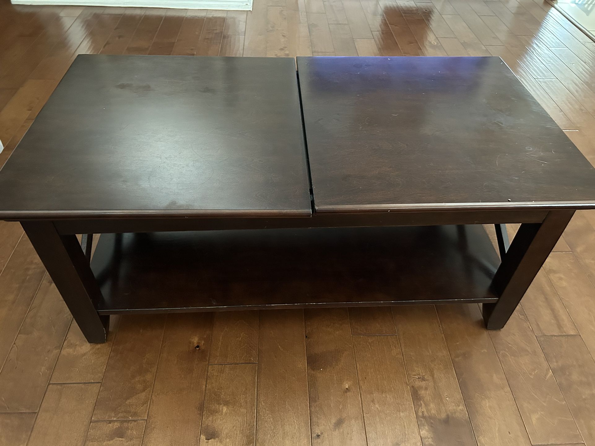 2 Living Room Tables 