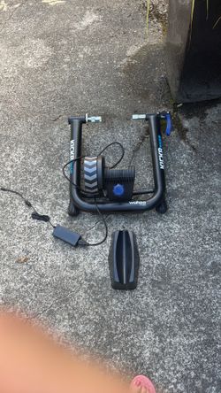 WAHOO KICKR Snap Smart Indoor Bike Trainer