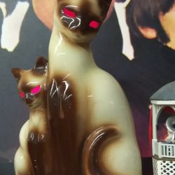 Antique Cat Lamp with Glowing Eyes