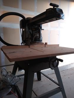 Radial arm saw
