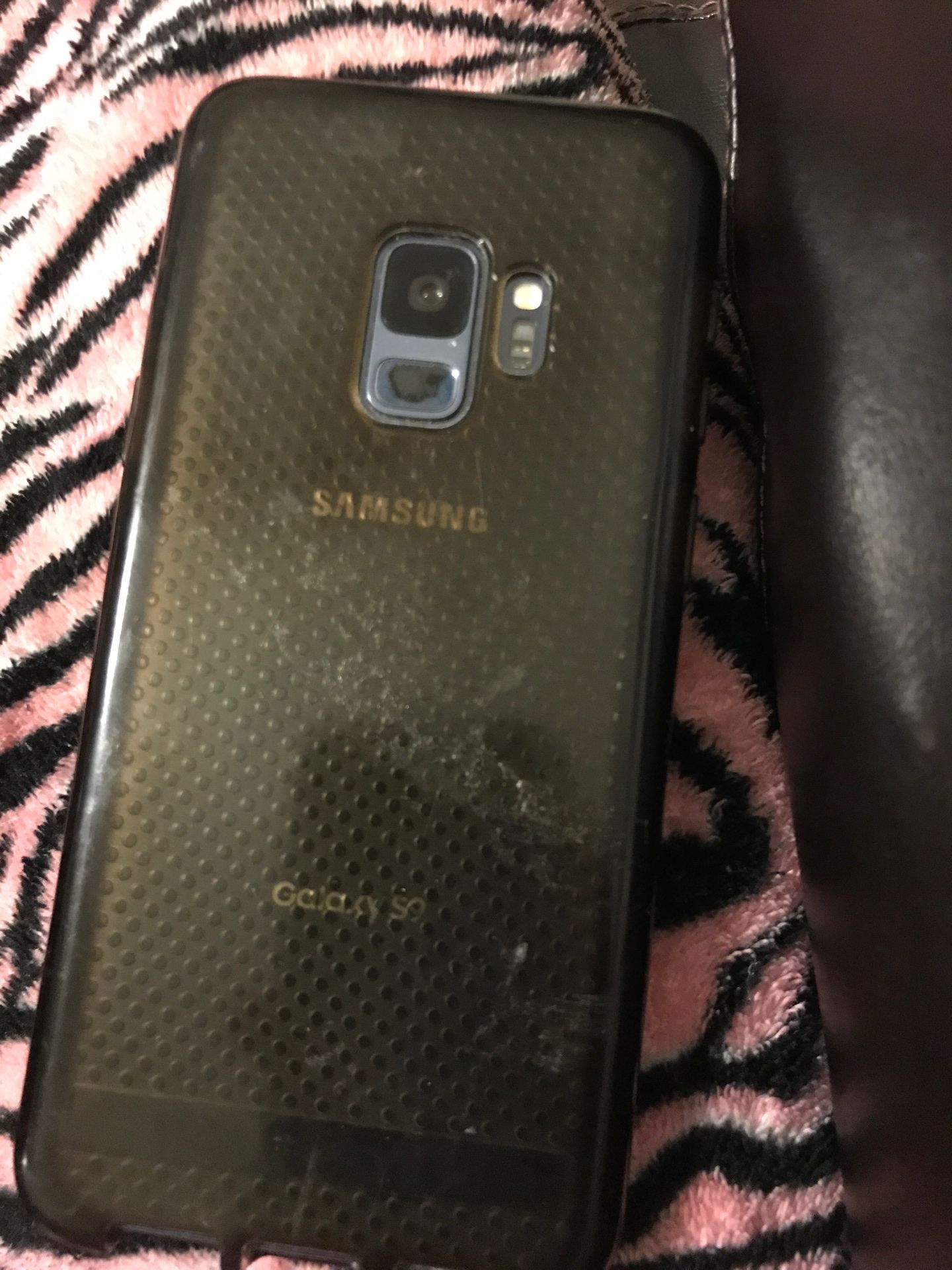 Samsung s9 w/Case