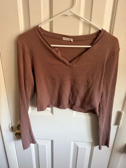 Beware Long Sleeve Graphic Lip Top
