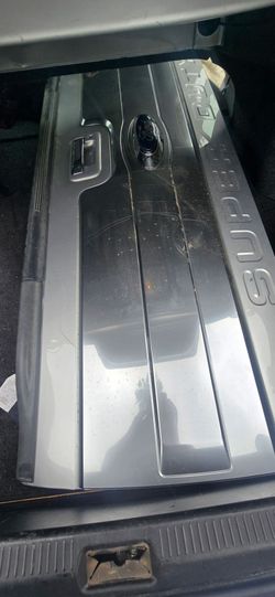 Ford f250 platinum tailgate